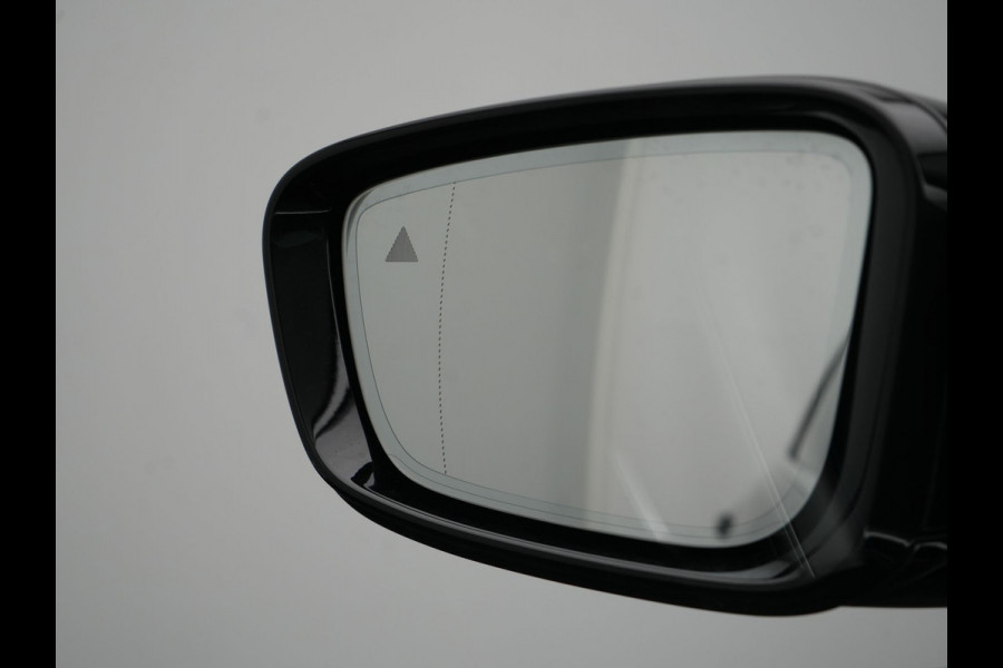 BMW 5 Serie Touring 530e High Executive Plug In Hybrid 292pk Dealer O.H PHEV | Trekhaak Af Fabriek | Head Up | Lederen Sportstoelen Memory & Verwarmd | Apple Carplay | Stuur Verwarmd | Sfeerverlichting | Cruise Control | Camera | Navigatie | Blis | DAB |