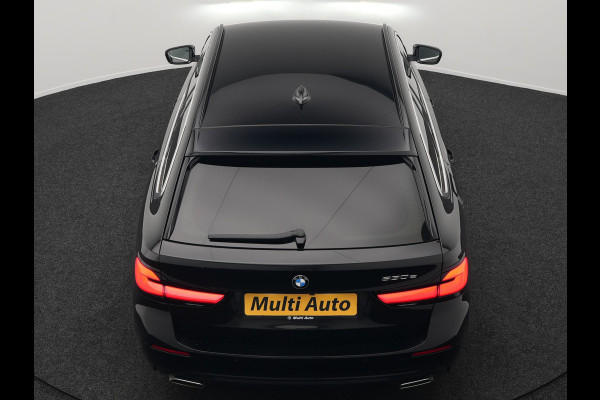 BMW 5 Serie Touring 530e High Executive Plug In Hybrid 292pk Dealer O.H PHEV | Trekhaak Af Fabriek | Head Up | Lederen Sportstoelen Memory & Verwarmd | Apple Carplay | Stuur Verwarmd | Sfeerverlichting | Cruise Control | Camera | Navigatie | Blis | DAB |