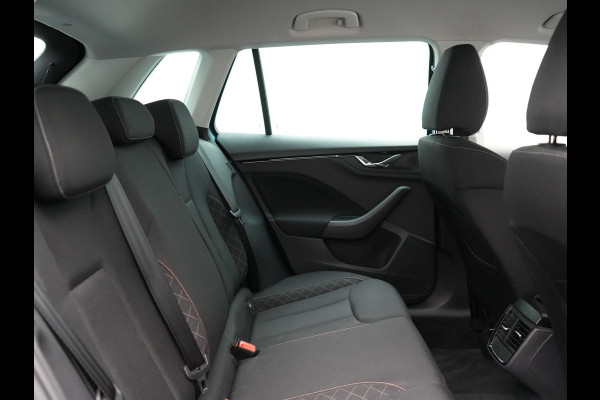 Škoda Kamiq 1.0 TSI Style 111pk Dealer O.H | Apple Carplay | Voorstoelen Verwarmd | Cruise Control | DAB | 17 "L.M |