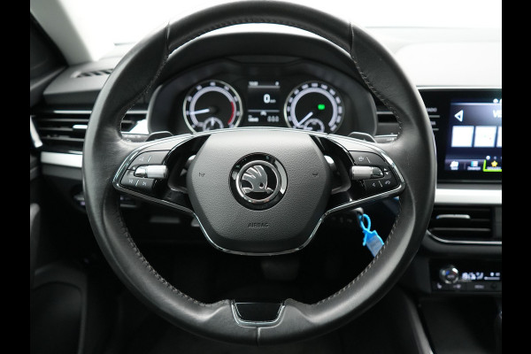 Škoda Kamiq 1.0 TSI Style 111pk Dealer O.H | Apple Carplay | Voorstoelen Verwarmd | Cruise Control | DAB | 17 "L.M |