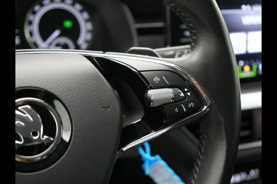 Škoda Kamiq 1.0 TSI Style 111pk Dealer O.H | Apple Carplay | Voorstoelen Verwarmd | Cruise Control | DAB | 17 "L.M |