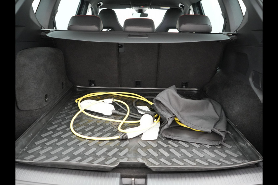 Seat Tarraco 1.4 TSI e-Hybrid FR Plug In Hybrid 245pk Dealer O.H PHEV | Adaptive Cruise | Alcantara Sportstoelen Memory & Verwarmd | 360 Camera | Apple Carplay | Stuur Verwarmd | Keyless | Blis | Navigatie | Virtual | DAB | 19 "L.M |