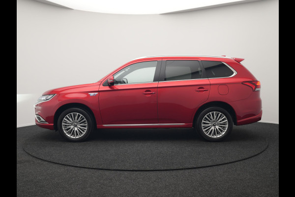 Mitsubishi Outlander 2.4 Intense+ Plug In Hybrid 225pk Dealer O.H PHEV | 360 Camera | Lederen Sportstoelen Verwarmd | Keyless | Navigatie | Stuur Verwarmd | Cruise Control | Blis | DAB |