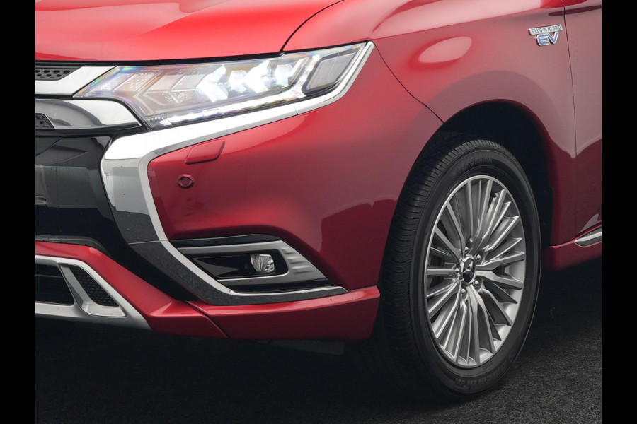 Mitsubishi Outlander 2.4 Intense+ Plug In Hybrid 225pk Dealer O.H PHEV | 360 Camera | Lederen Sportstoelen Verwarmd | Keyless | Navigatie | Stuur Verwarmd | Cruise Control | Blis | DAB |