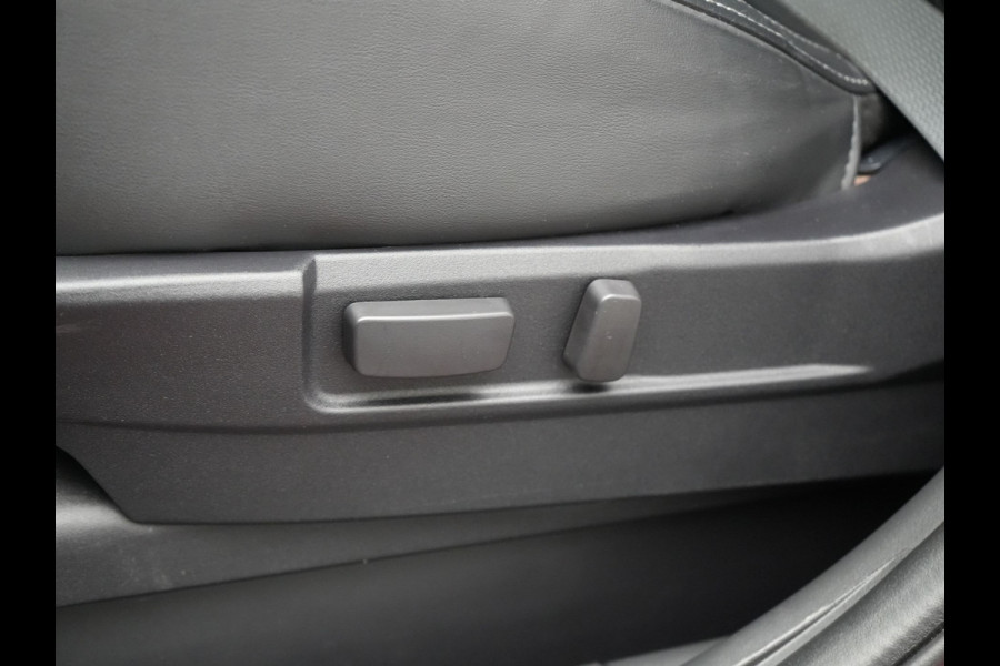 Mitsubishi Outlander 2.4 Intense+ Plug In Hybrid 225pk Dealer O.H PHEV | 360 Camera | Lederen Sportstoelen Verwarmd | Keyless | Navigatie | Stuur Verwarmd | Cruise Control | Blis | DAB |