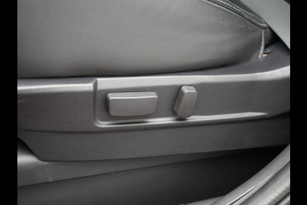 Mitsubishi Outlander 2.4 Intense+ Plug In Hybrid 225pk Dealer O.H PHEV | 360 Camera | Lederen Sportstoelen Verwarmd | Keyless | Navigatie | Stuur Verwarmd | Cruise Control | Blis | DAB |