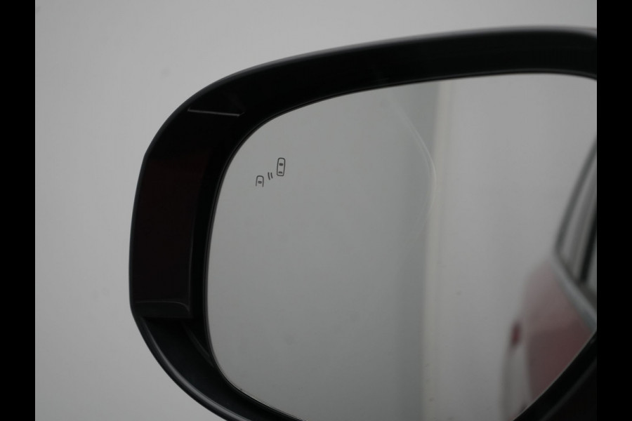 Mitsubishi Outlander 2.4 Intense+ Plug In Hybrid 225pk Dealer O.H PHEV | 360 Camera | Lederen Sportstoelen Verwarmd | Keyless | Navigatie | Stuur Verwarmd | Cruise Control | Blis | DAB |