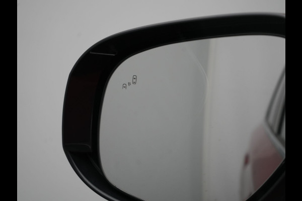 Mitsubishi Outlander 2.4 Intense+ Plug In Hybrid 225pk Dealer O.H PHEV | 360 Camera | Lederen Sportstoelen Verwarmd | Keyless | Navigatie | Stuur Verwarmd | Cruise Control | Blis | DAB |