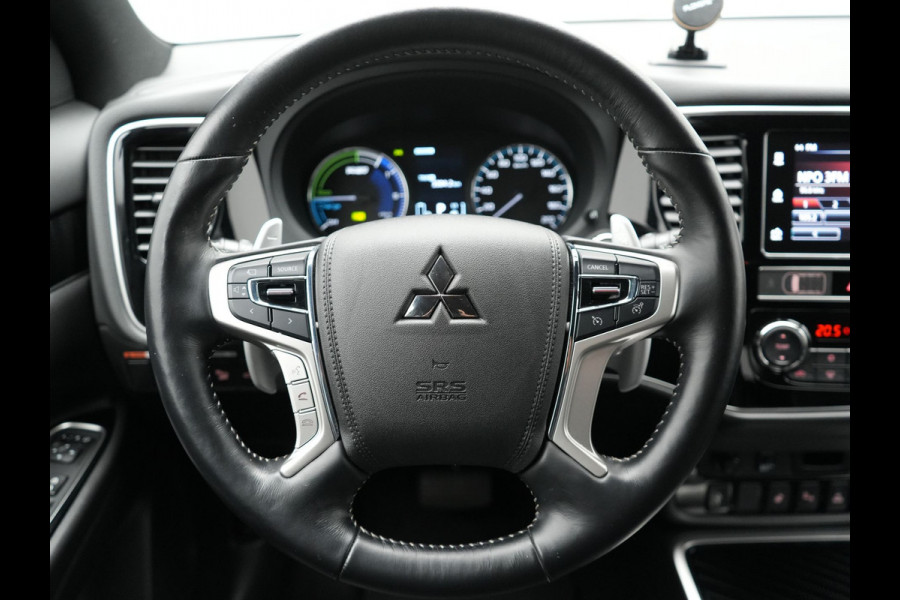 Mitsubishi Outlander 2.4 Intense+ Plug In Hybrid 225pk Dealer O.H PHEV | 360 Camera | Lederen Sportstoelen Verwarmd | Keyless | Navigatie | Stuur Verwarmd | Cruise Control | Blis | DAB |