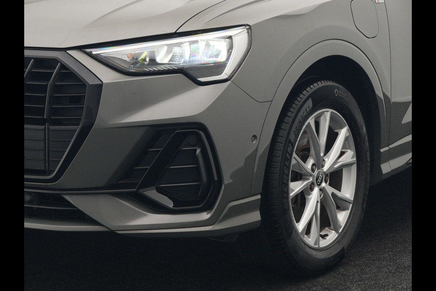 Audi Q3 45 TFSI e S Line Plug In Hybrid 245pk Dealer O.H PHEV | Trekhaak Af Fabriek | Panodak | Adaptive Cruise | Sportstoelen Verwarmd | Apple Carplay | Keyless | Navigatie | Virtual |  DAB |