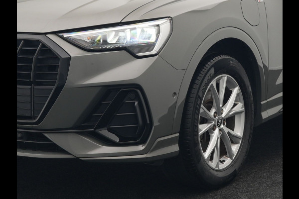 Audi Q3 45 TFSI e S Line Plug In Hybrid 245pk Dealer O.H PHEV | Trekhaak Af Fabriek | Panodak | Adaptive Cruise | Sportstoelen Verwarmd | Apple Carplay | Keyless | Navigatie | Virtual |  DAB |