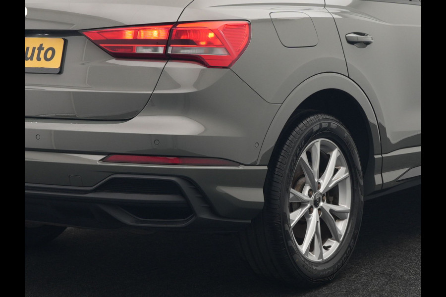 Audi Q3 45 TFSI e S Line Plug In Hybrid 245pk Dealer O.H PHEV | Trekhaak Af Fabriek | Panodak | Adaptive Cruise | Sportstoelen Verwarmd | Apple Carplay | Keyless | Navigatie | Virtual |  DAB |