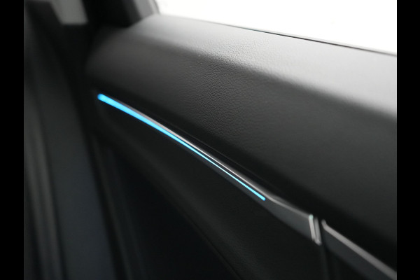 Audi Q3 45 TFSI e S Line Plug In Hybrid 245pk Dealer O.H PHEV | Trekhaak Af Fabriek | Panodak | Adaptive Cruise | Sportstoelen Verwarmd | Apple Carplay | Keyless | Navigatie | Virtual |  DAB |