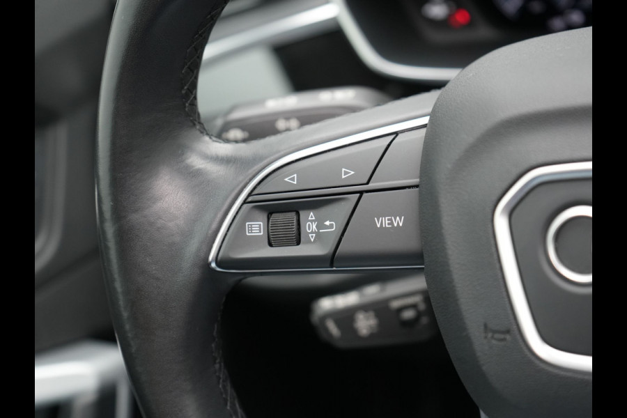 Audi Q3 45 TFSI e S Line Plug In Hybrid 245pk Dealer O.H PHEV | Trekhaak Af Fabriek | Panodak | Adaptive Cruise | Sportstoelen Verwarmd | Apple Carplay | Keyless | Navigatie | Virtual |  DAB |