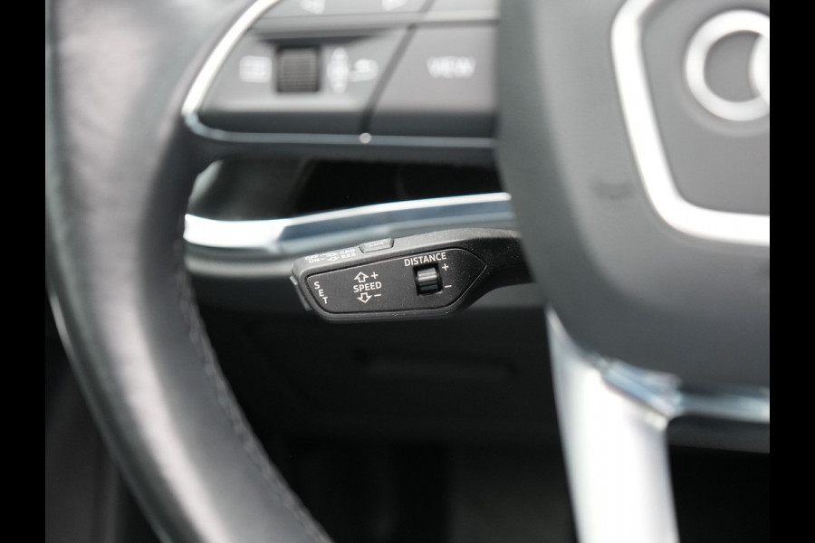 Audi Q3 45 TFSI e S Line Plug In Hybrid 245pk Dealer O.H PHEV | Trekhaak Af Fabriek | Panodak | Adaptive Cruise | Sportstoelen Verwarmd | Apple Carplay | Keyless | Navigatie | Virtual |  DAB |