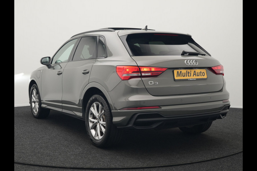 Audi Q3 45 TFSI e S Line Plug In Hybrid 245pk Dealer O.H PHEV | Trekhaak Af Fabriek | Panodak | Adaptive Cruise | Sportstoelen Verwarmd | Apple Carplay | Keyless | Navigatie | Virtual |  DAB |