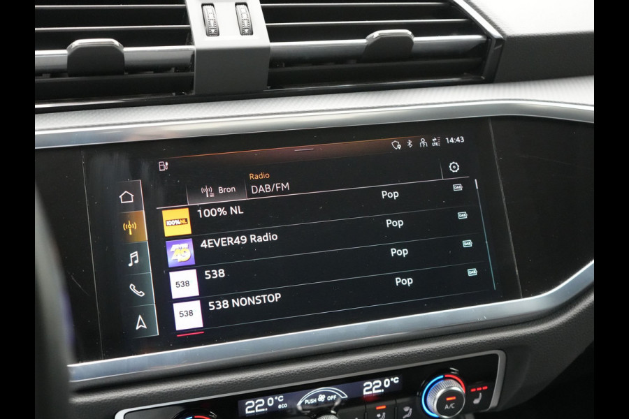 Audi Q3 45 TFSI e S Line Plug In Hybrid 245pk Dealer O.H PHEV | Trekhaak Af Fabriek | Panodak | Adaptive Cruise | Sportstoelen Verwarmd | Apple Carplay | Keyless | Navigatie | Virtual |  DAB |