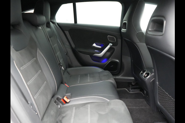 Mercedes-Benz CLA-Klasse Shooting Brake 250 e AMG Plug In Hybrid 218pk Dealer O.H PHEV | Trekhaak Af Fabriek | Panodak | Burmester Sound | Adaptive Cruise | Alcantara Sportstoelen Verwarmd | Sfeerverlichting | WideScreen | Navigatie |