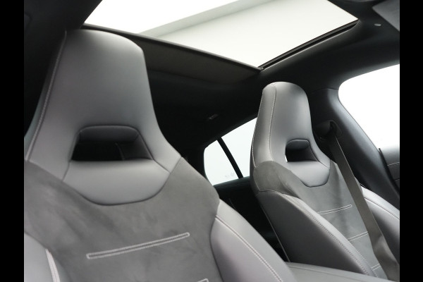 Mercedes-Benz CLA-Klasse Shooting Brake 250 e AMG Plug In Hybrid 218pk Dealer O.H PHEV | Trekhaak Af Fabriek | Panodak | Burmester Sound | Adaptive Cruise | Alcantara Sportstoelen Verwarmd | Sfeerverlichting | WideScreen | Navigatie |