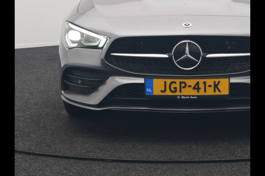 Mercedes-Benz CLA-Klasse Shooting Brake 250 e AMG Plug In Hybrid 218pk Dealer O.H PHEV | Trekhaak Af Fabriek | Panodak | Burmester Sound | Adaptive Cruise | Alcantara Sportstoelen Verwarmd | Sfeerverlichting | WideScreen | Navigatie |