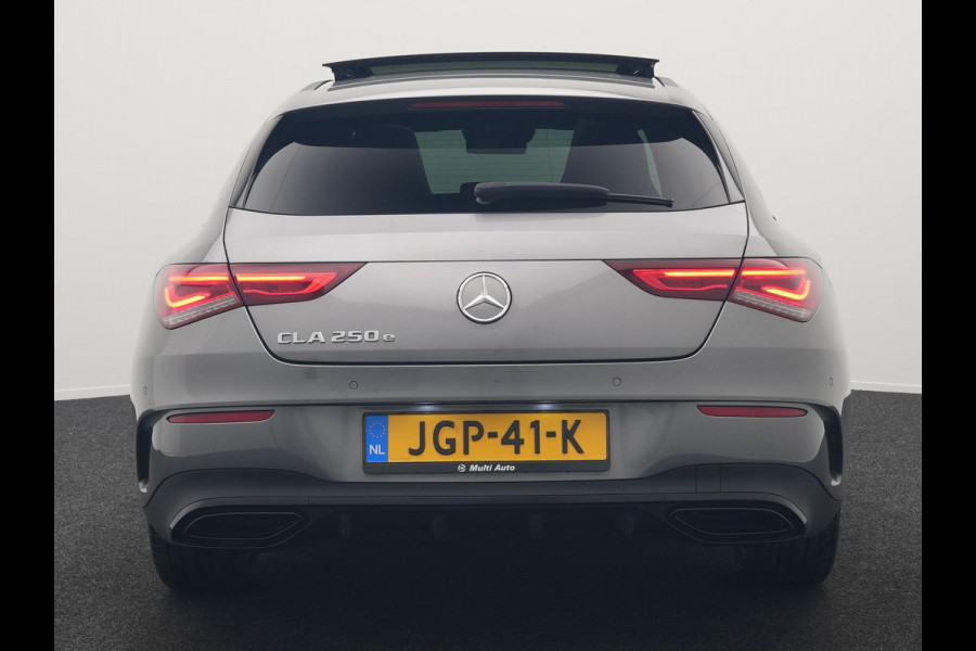 Mercedes-Benz CLA-Klasse Shooting Brake 250 e AMG Plug In Hybrid 218pk Dealer O.H PHEV | Trekhaak Af Fabriek | Panodak | Burmester Sound | Adaptive Cruise | Alcantara Sportstoelen Verwarmd | Sfeerverlichting | WideScreen | Navigatie |