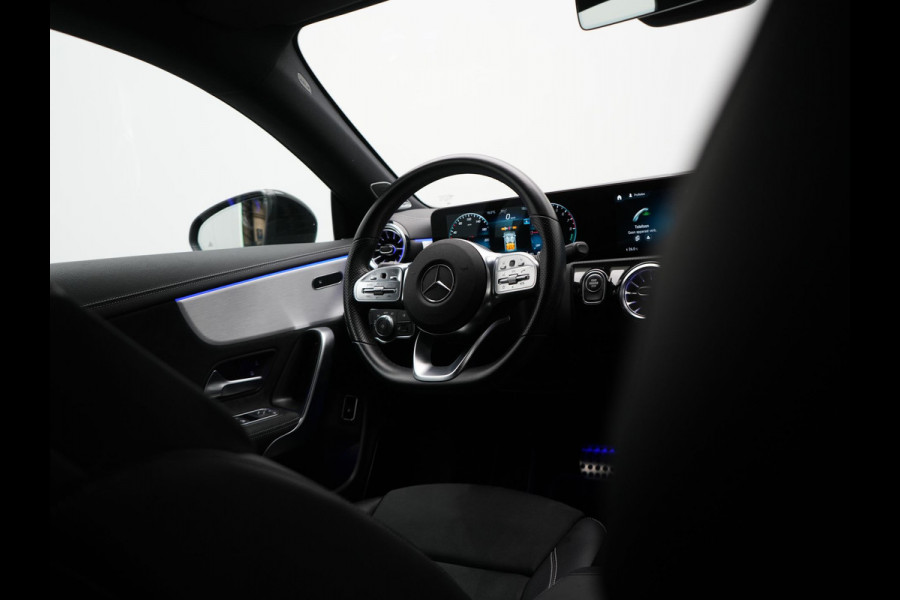 Mercedes-Benz CLA-Klasse Shooting Brake 250 e AMG Plug In Hybrid 218pk Dealer O.H PHEV | Trekhaak Af Fabriek | Panodak | Burmester Sound | Adaptive Cruise | Alcantara Sportstoelen Verwarmd | Sfeerverlichting | WideScreen | Navigatie |