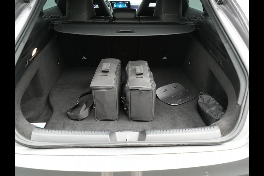 Mercedes-Benz CLA-Klasse Shooting Brake 250 e AMG Plug In Hybrid 218pk Dealer O.H PHEV | Trekhaak Af Fabriek | Panodak | Burmester Sound | Adaptive Cruise | Alcantara Sportstoelen Verwarmd | Sfeerverlichting | WideScreen | Navigatie |