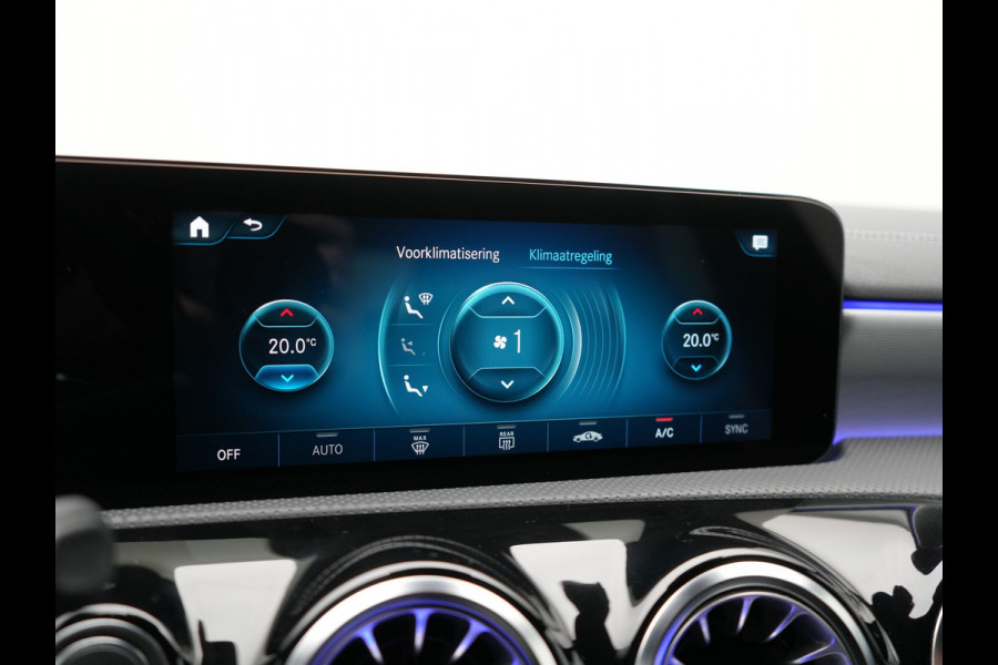 Mercedes-Benz CLA-Klasse Shooting Brake 250 e AMG Plug In Hybrid 218pk Dealer O.H PHEV | Trekhaak Af Fabriek | Panodak | Burmester Sound | Adaptive Cruise | Alcantara Sportstoelen Verwarmd | Sfeerverlichting | WideScreen | Navigatie |