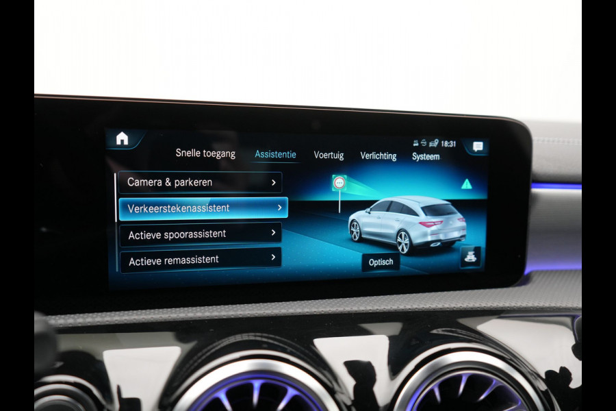 Mercedes-Benz CLA-Klasse Shooting Brake 250 e AMG Plug In Hybrid 218pk Dealer O.H PHEV | Trekhaak Af Fabriek | Panodak | Burmester Sound | Adaptive Cruise | Alcantara Sportstoelen Verwarmd | Sfeerverlichting | WideScreen | Navigatie |