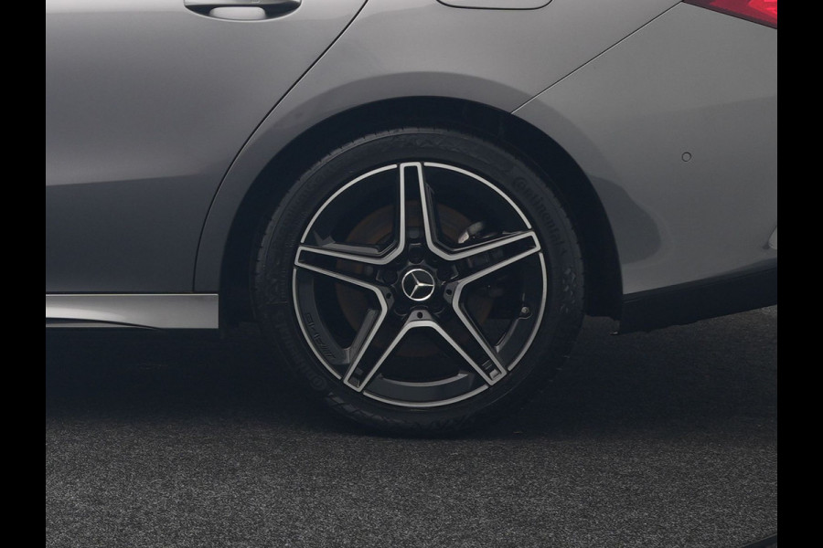 Mercedes-Benz CLA-Klasse Shooting Brake 250 e AMG Plug In Hybrid 218pk Dealer O.H PHEV | Trekhaak Af Fabriek | Panodak | Burmester Sound | Adaptive Cruise | Alcantara Sportstoelen Verwarmd | Sfeerverlichting | WideScreen | Navigatie |