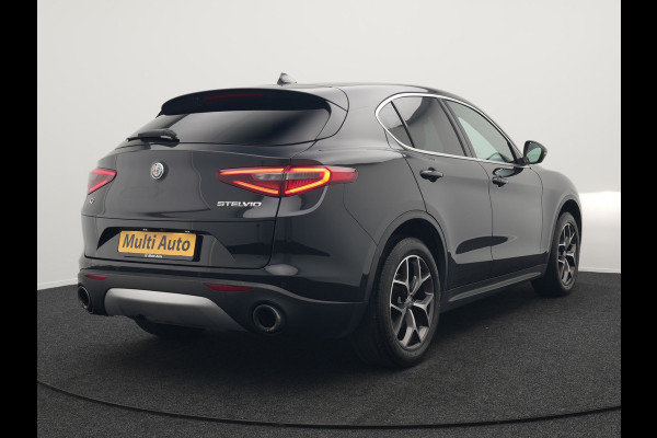 Alfa Romeo Stelvio 2.0 T AWD B-Tech Business Edition Automaat 200pk | Adaptive Cruise | Lederen Sportstoelen Memory & Verwarmd | Camera | Stuurwiel Verwarmd | Navigatie | DAB |