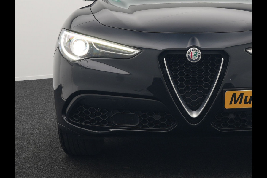 Alfa Romeo Stelvio 2.0 T AWD B-Tech Business Edition Automaat 200pk | Adaptive Cruise | Lederen Sportstoelen Memory & Verwarmd | Camera | Stuurwiel Verwarmd | Navigatie | DAB |