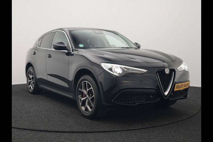 Alfa Romeo Stelvio 2.0 T AWD B-Tech Business Edition Automaat 200pk | Adaptive Cruise | Lederen Sportstoelen Memory & Verwarmd | Camera | Stuurwiel Verwarmd | Navigatie | DAB |