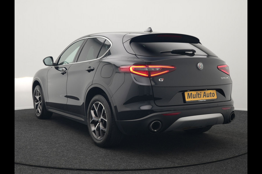 Alfa Romeo Stelvio 2.0 T AWD B-Tech Business Edition Automaat 200pk | Adaptive Cruise | Lederen Sportstoelen Memory & Verwarmd | Camera | Stuurwiel Verwarmd | Navigatie | DAB |