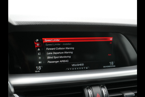 Alfa Romeo Stelvio 2.0 T AWD B-Tech Business Edition Automaat 200pk | Adaptive Cruise | Lederen Sportstoelen Memory & Verwarmd | Camera | Stuurwiel Verwarmd | Navigatie | DAB |