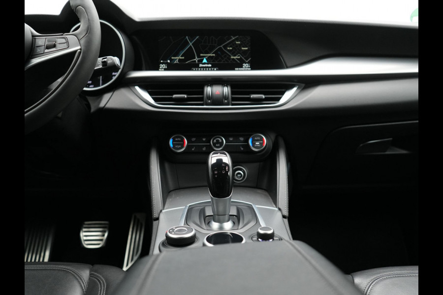 Alfa Romeo Stelvio 2.0 T AWD B-Tech Business Edition Automaat 200pk | Adaptive Cruise | Lederen Sportstoelen Memory & Verwarmd | Camera | Stuurwiel Verwarmd | Navigatie | DAB |
