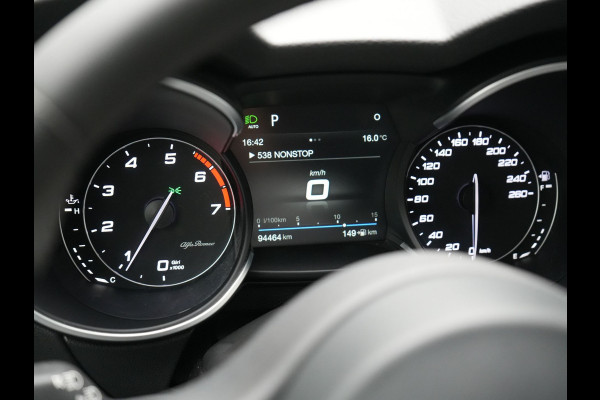Alfa Romeo Stelvio 2.0 T AWD B-Tech Business Edition Automaat 200pk | Adaptive Cruise | Lederen Sportstoelen Memory & Verwarmd | Camera | Stuurwiel Verwarmd | Navigatie | DAB |