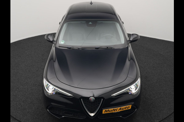 Alfa Romeo Stelvio 2.0 T AWD B-Tech Business Edition Automaat 200pk | Adaptive Cruise | Lederen Sportstoelen Memory & Verwarmd | Camera | Stuurwiel Verwarmd | Navigatie | DAB |
