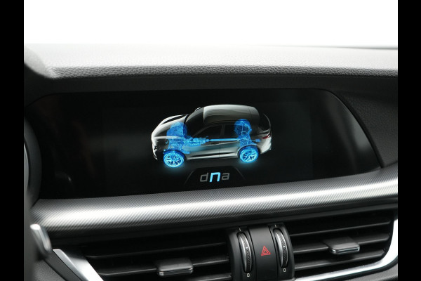 Alfa Romeo Stelvio 2.0 T AWD B-Tech Business Edition Automaat 200pk | Adaptive Cruise | Lederen Sportstoelen Memory & Verwarmd | Camera | Stuurwiel Verwarmd | Navigatie | DAB |