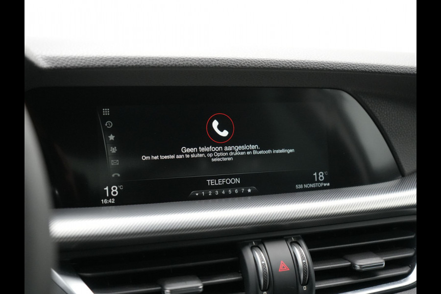 Alfa Romeo Stelvio 2.0 T AWD B-Tech Business Edition Automaat 200pk | Adaptive Cruise | Lederen Sportstoelen Memory & Verwarmd | Camera | Stuurwiel Verwarmd | Navigatie | DAB |