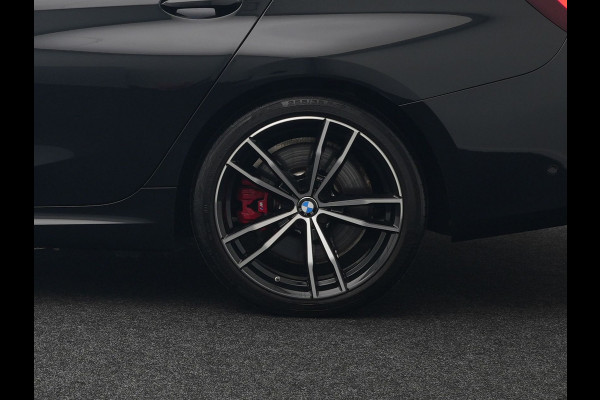 BMW 3 Serie Touring 330e M Sport LCI Facelift Model Plug In Hybrid 292pk Dealer O.H PHEV | Widescreen Navi | Adaptive Cruise | Alcantara Sportstoelen Memory & Verwarmd | Camera | Sfeerverlichting | Apple Carplay | Blis | Keyless | DAB |