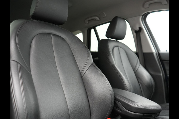 BMW X1 xDrive25e Sportline Plug In Hybrid 220pk Dealer O.H PHEV | Head Up | Cruise Control | Camera | Lederen Sportstoelen Verwarmd | Navigatie | Keyless | DAB |