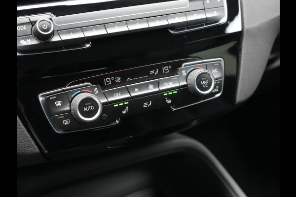 BMW X1 xDrive25e Sportline Plug In Hybrid 220pk Dealer O.H PHEV | Head Up | Cruise Control | Camera | Lederen Sportstoelen Verwarmd | Navigatie | Keyless | DAB |