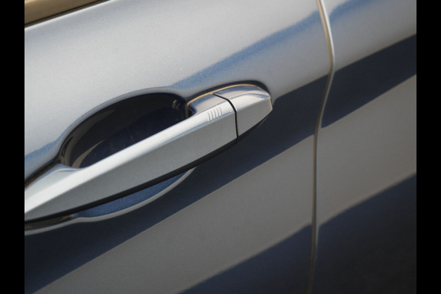 BMW X1 xDrive25e Sportline Plug In Hybrid 220pk Dealer O.H PHEV | Head Up | Cruise Control | Camera | Lederen Sportstoelen Verwarmd | Navigatie | Keyless | DAB |