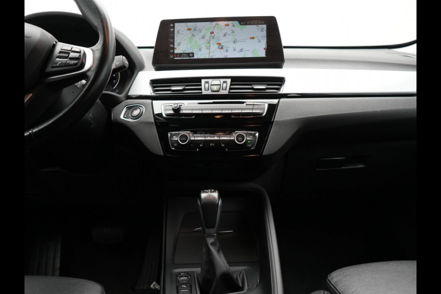 BMW X1 xDrive25e Sportline Plug In Hybrid 220pk Dealer O.H PHEV | Head Up | Cruise Control | Camera | Lederen Sportstoelen Verwarmd | Navigatie | Keyless | DAB |