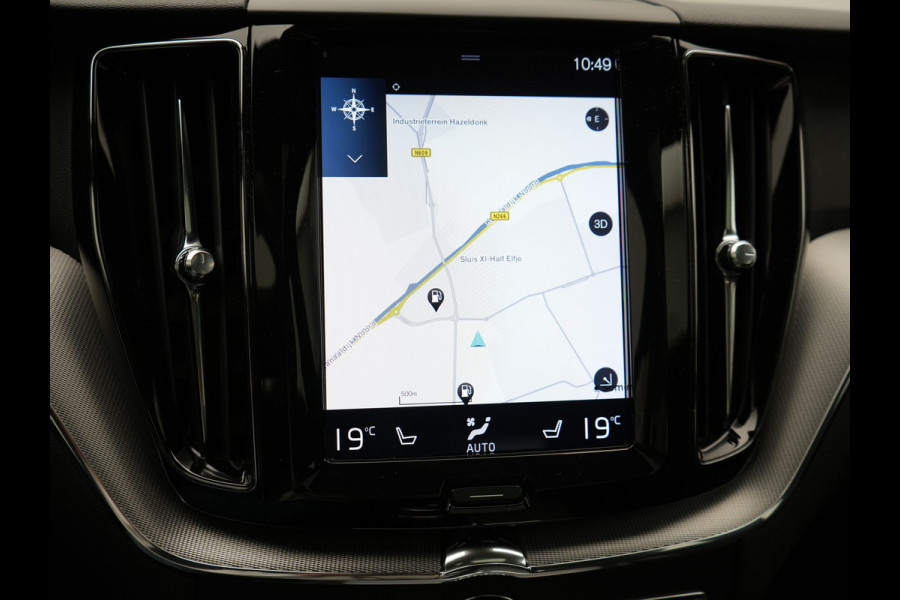 Volvo XC60 T8 Twin Engine AWD R-Design Plug in Hybrid 391pk PHEV | Trekhaak af Fabriek | Panodak | Pilot Assist | Adaptive Cruise | 360 Camera | Carplay | Keyless |