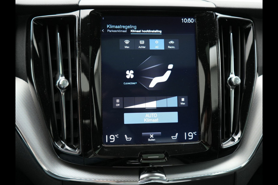 Volvo XC60 T8 Twin Engine AWD R-Design Plug in Hybrid 391pk PHEV | Trekhaak af Fabriek | Panodak | Pilot Assist | Adaptive Cruise | 360 Camera | Carplay | Keyless |