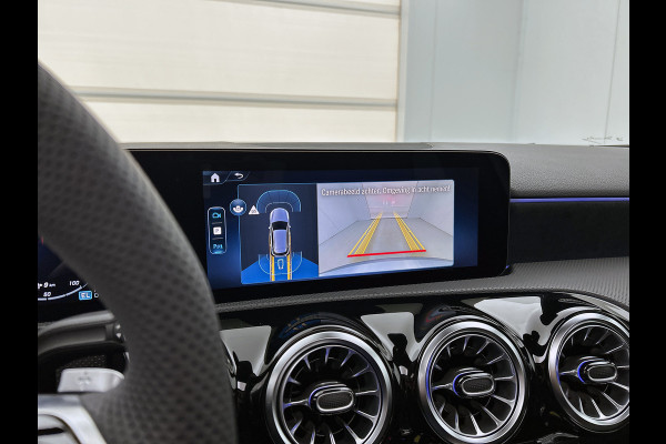 Mercedes-Benz A-Klasse 250 e Business Solution AMG | Nightpakket | Panoramaschuifdak | Multibeam LED | Stoelverwarming voor | Smartphone integratie | KEYLESS GO | Extra USB-poorten |