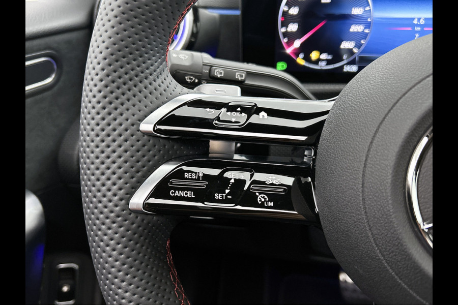 Mercedes-Benz A-Klasse 250 e Business Solution AMG | Nightpakket | Panoramaschuifdak | Multibeam LED | Stoelverwarming voor | Smartphone integratie | KEYLESS GO | Extra USB-poorten |