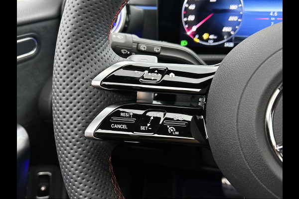 Mercedes-Benz A-Klasse 250 e Business Solution AMG | Nightpakket | Panoramaschuifdak | Multibeam LED | Stoelverwarming voor | Smartphone integratie | KEYLESS GO | Extra USB-poorten |